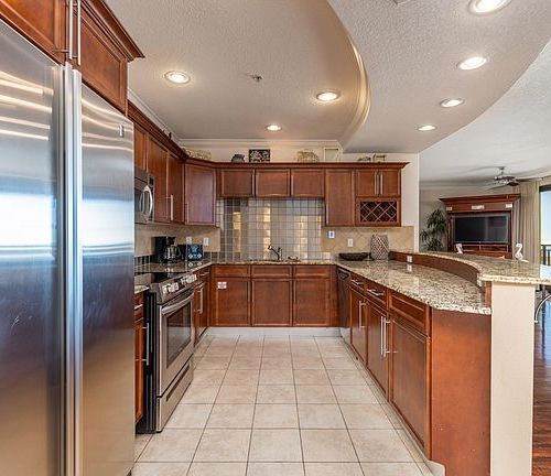 cdb92f0a1e52d179fafc822f55debb4e-cc_ft_576